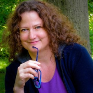 Episode 2400: Stephanie Gunning Bestselling Author ~  NY Times,  Inspiration in the Written Word