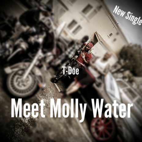 Meet Molly Water | Boomplay Music