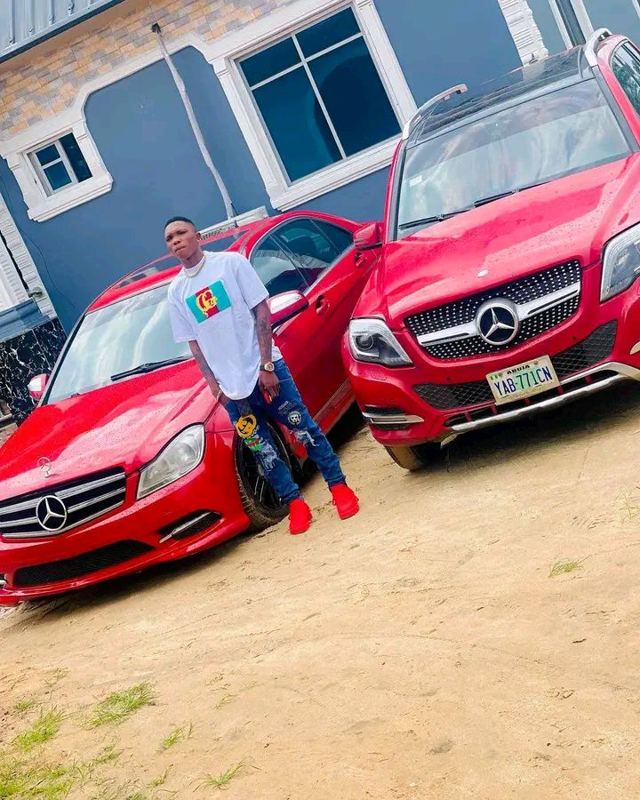 Fountains ft. Tems Drake MP3 download Fountains ft. Tems Drake Lyrics Boomplay Music