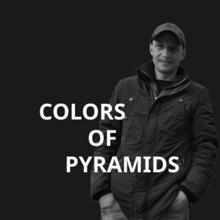 Colors of Pyramids