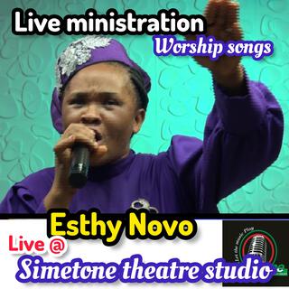 Esthy Novo live ministration worship