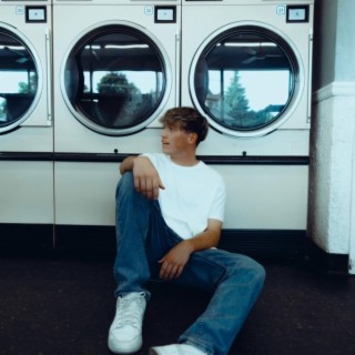 Laundry lyrics | Boomplay Music