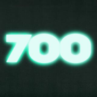 700