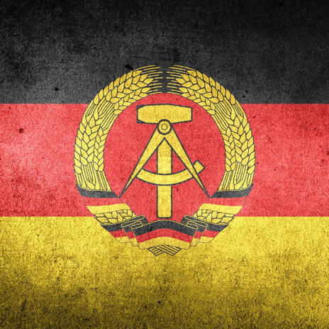 In der DDR | Boomplay Music