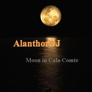 Moon in Cala Comte