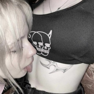 GOTH TITS