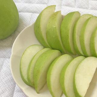 green apples