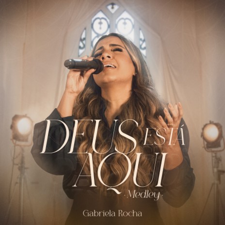 Deus Está Aqui (Medley) | Boomplay Music