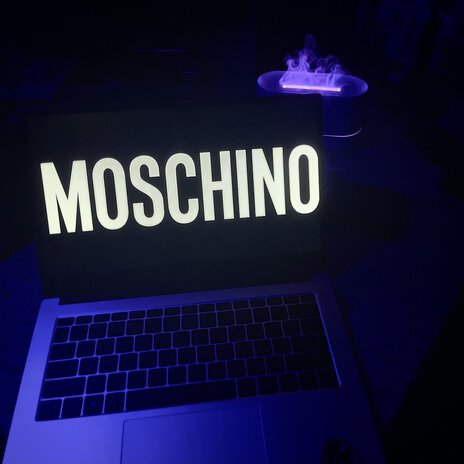 MOSCHINO ft. QUENEEECH | Boomplay Music