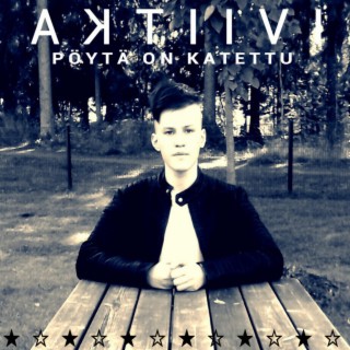 Pöytä On Katettu