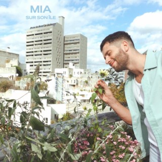 Mia, sur son île