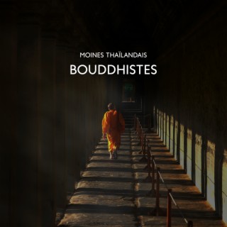Moines thaïlandais bouddhistes: Réciter un mantra de guérison