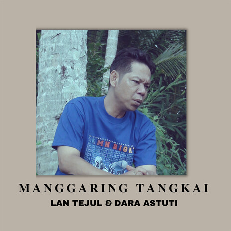 Dia Tuntung Pandang ft. Dara Astuti | Boomplay Music