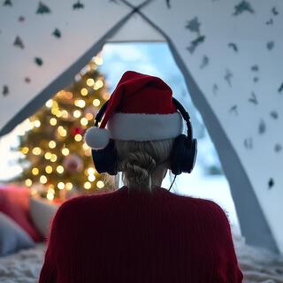 Gaming Granny On Christmas Night lyrics | Boomplay Music