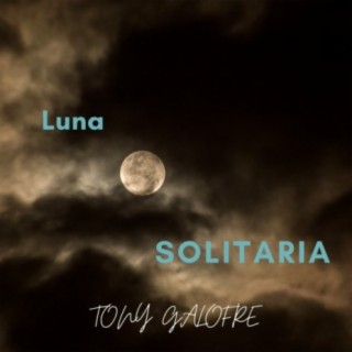 Luna Solitaria