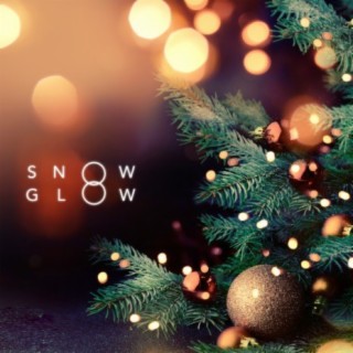 SnowGlow: Christmas Favorites For Solo Piano
