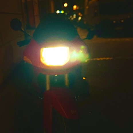 rotes motorrad ft. SMYLIE