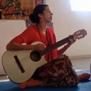 Om Purnamadaha (Kirtan Vivo)