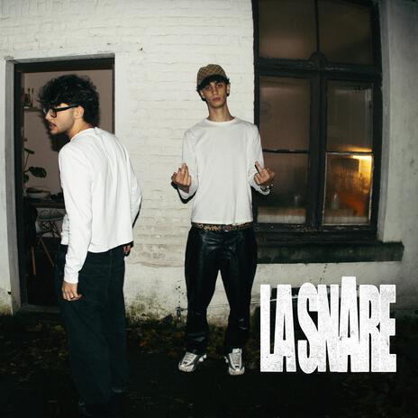 LA SNARE ft. score | Boomplay Music