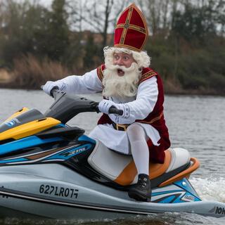 Sinterklaasliedjes: Sinterklaas op een jetski!