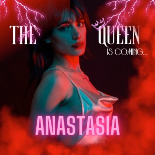 The queen is coming...
