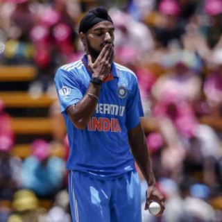 Podcast no. 447 - Arshdeep Singh and Avesh Khan put on a bowling clinic in Johannesburg as India annihilate South Africa in the 1st ODI at Johannesburg.