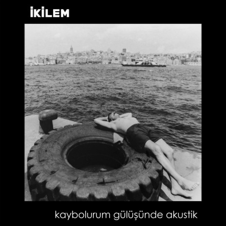 Kaybolurum Gülüşünde (Akustik) | Boomplay Music