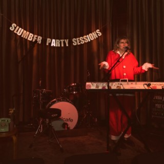 A Julia Jade Holiday: Live at Hotel Cafe (Slumber Party Sessions Live at Hotel Cafe)