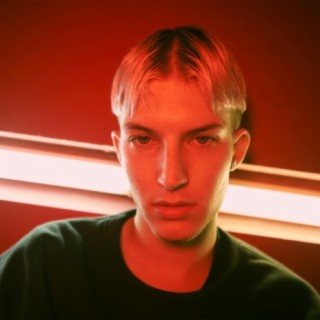 Gus Dapperton