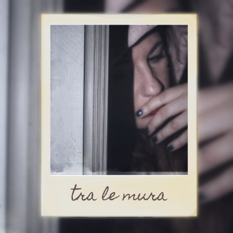 Tra le mura | Boomplay Music