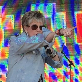 Hazell Dean